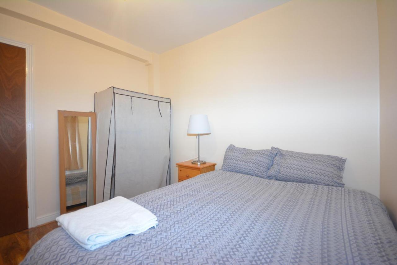 London Deluxe 6 Bedroom House Дагенъм Екстериор снимка