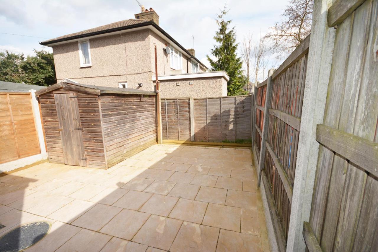 London Deluxe 6 Bedroom House Дагенъм Екстериор снимка