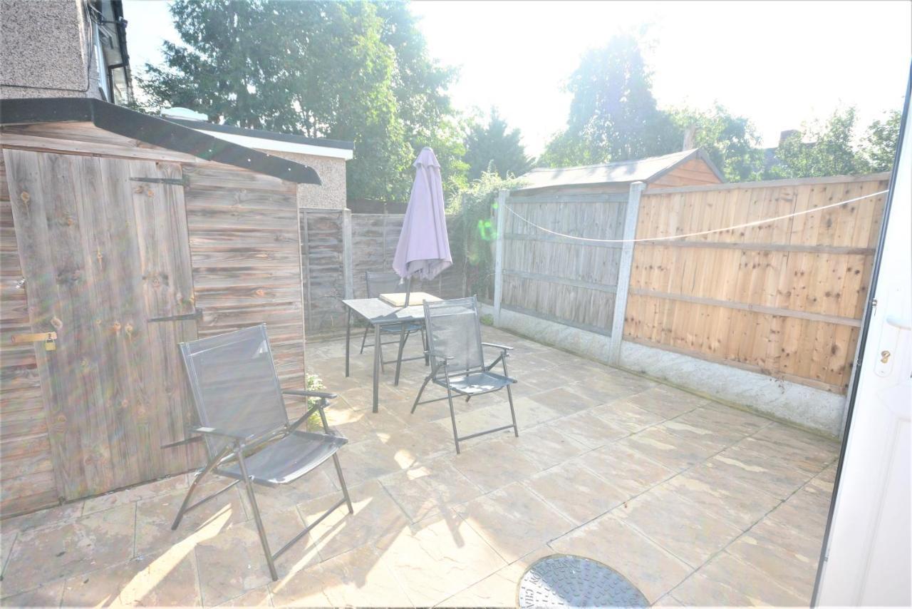 London Deluxe 6 Bedroom House Дагенъм Екстериор снимка