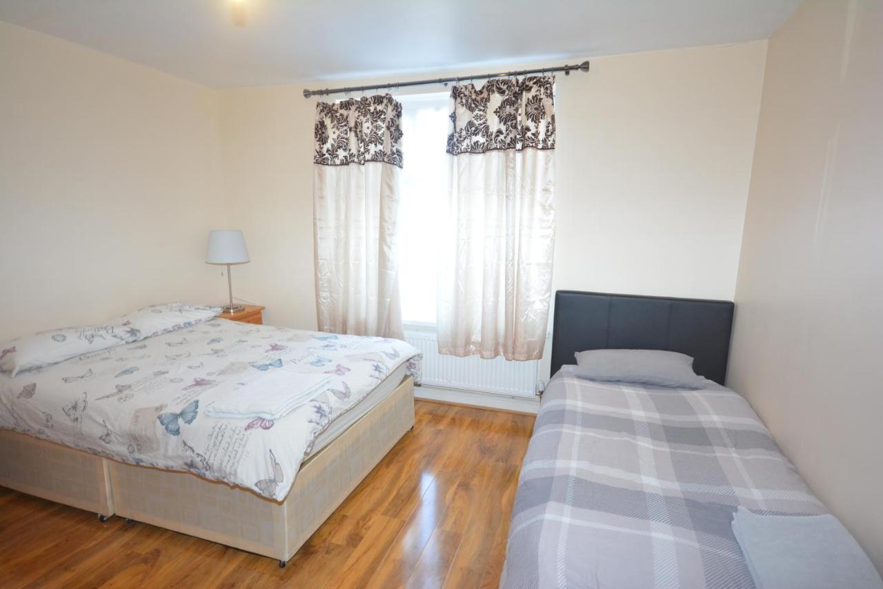 London Deluxe 6 Bedroom House Дагенъм Екстериор снимка